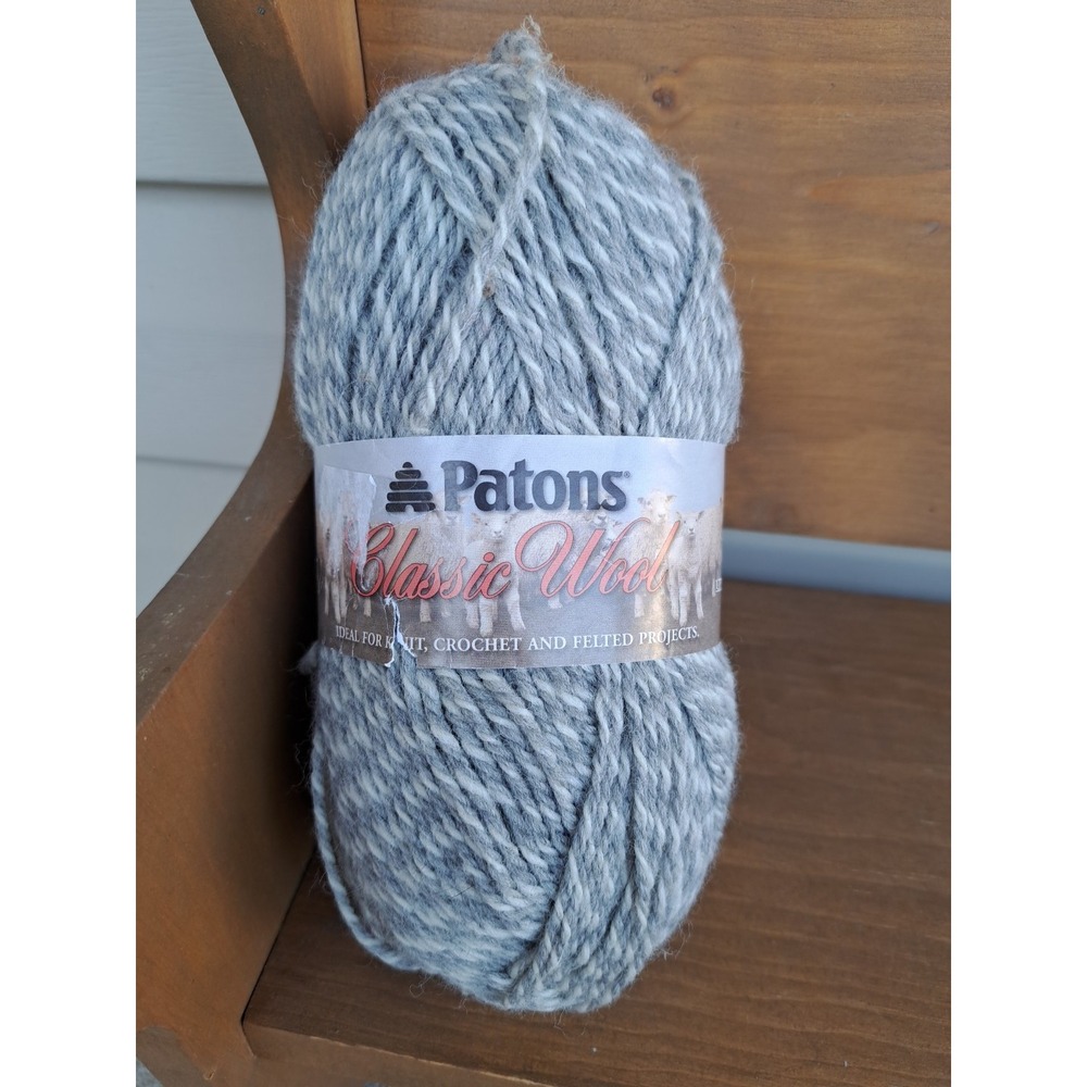 Patons Blassic Wool Light Gray  Yarn Medium Weight (4) 3.5 Oz 100 gr 223 yards